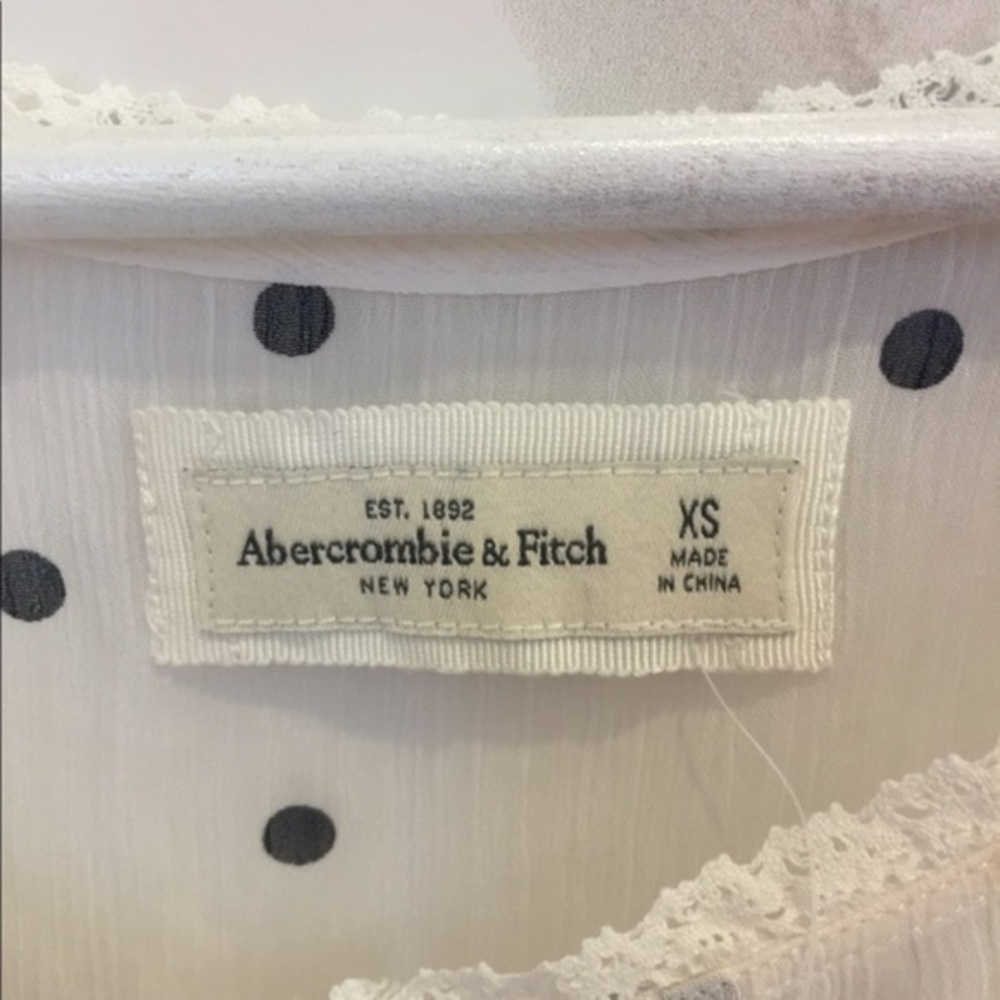 New Abercrombie | Cute Frills & Pokadot Top - Picture 10 of 15